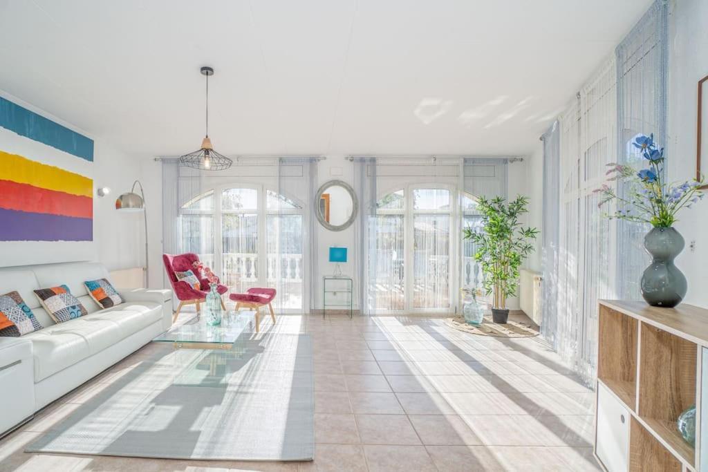 Sm21-Gran Casa De Vacaciones En La Playa, 4 Habitaciones, Climatizada, Piscina, Barbacoa Y Wifi Empuriabrava Εξωτερικό φωτογραφία