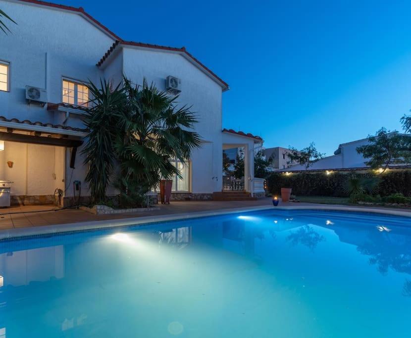 Sm21-Gran Casa De Vacaciones En La Playa, 4 Habitaciones, Climatizada, Piscina, Barbacoa Y Wifi Empuriabrava Εξωτερικό φωτογραφία