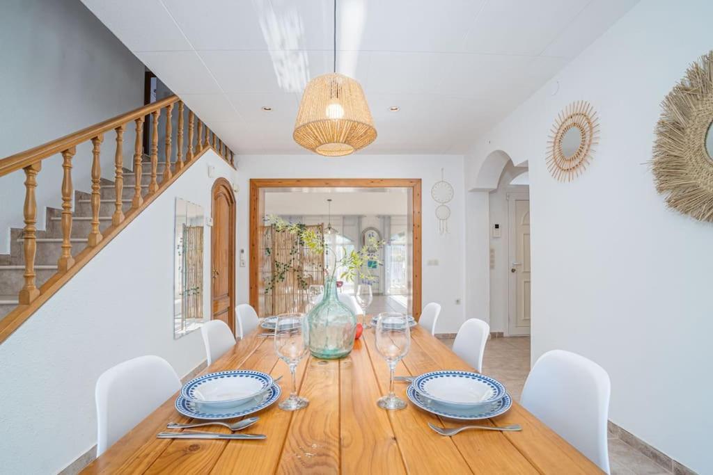Sm21-Gran Casa De Vacaciones En La Playa, 4 Habitaciones, Climatizada, Piscina, Barbacoa Y Wifi Empuriabrava Εξωτερικό φωτογραφία