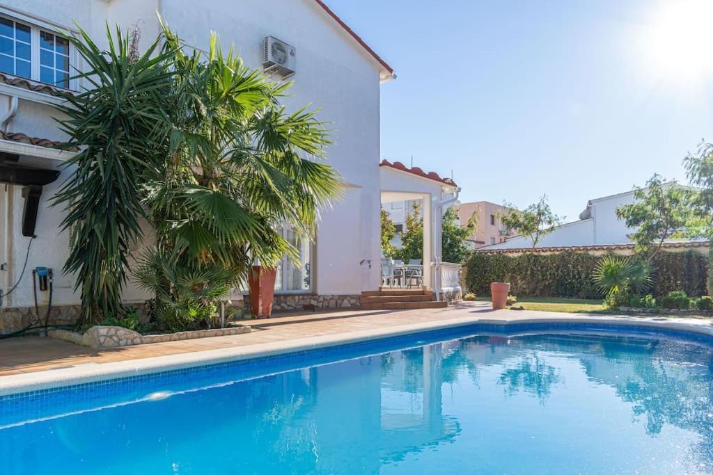 Sm21-Gran Casa De Vacaciones En La Playa, 4 Habitaciones, Climatizada, Piscina, Barbacoa Y Wifi Empuriabrava Εξωτερικό φωτογραφία