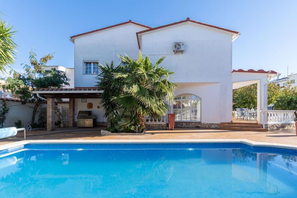 Sm21-Gran Casa De Vacaciones En La Playa, 4 Habitaciones, Climatizada, Piscina, Barbacoa Y Wifi Empuriabrava Εξωτερικό φωτογραφία