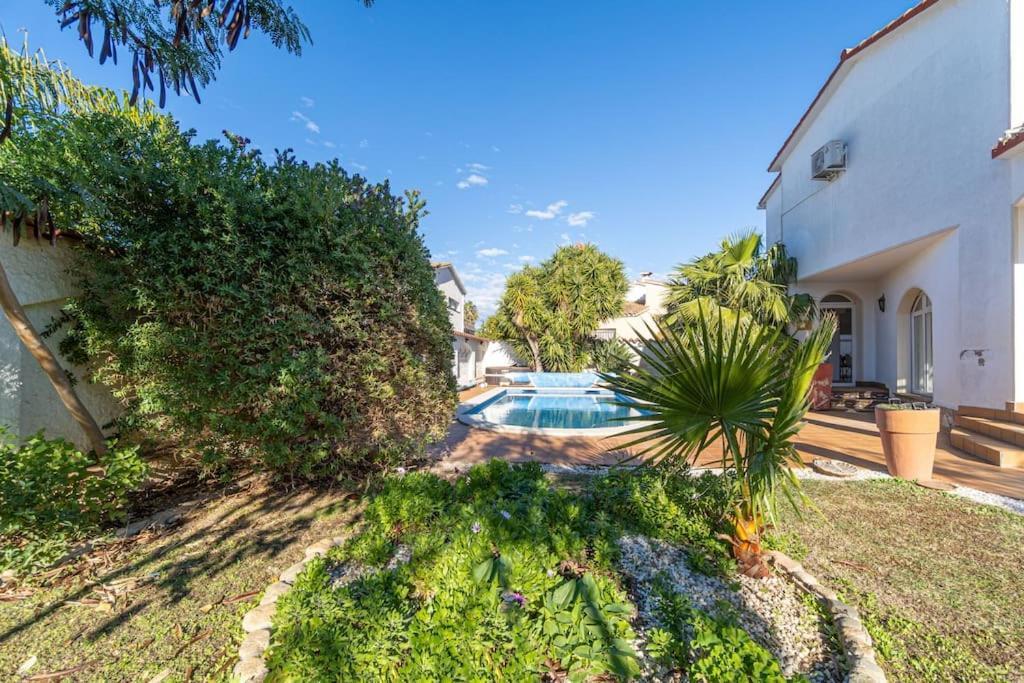 Sm21-Gran Casa De Vacaciones En La Playa, 4 Habitaciones, Climatizada, Piscina, Barbacoa Y Wifi Empuriabrava Εξωτερικό φωτογραφία